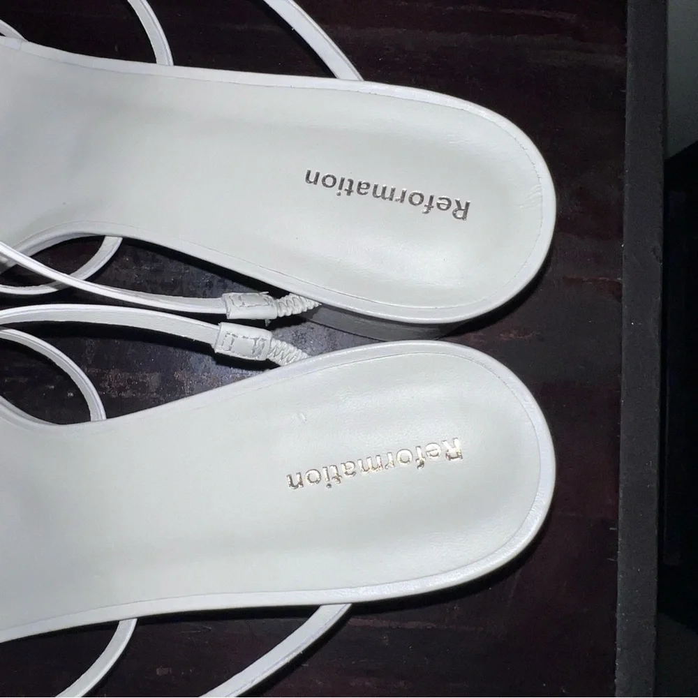 Reformation Elodie Heels - Picture 7 of 9